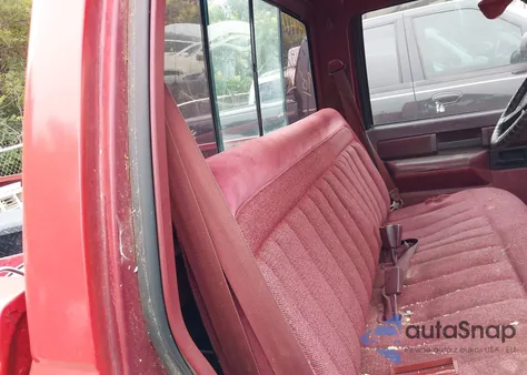 1988 Chevrolet Gmt-400 K1500 z USA, uszkodzony, nr VIN 1GCDK14K2JE149477